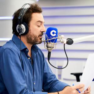 Jorge Bustos: "La vuelta de Puigdemont no influye demasiado, pero quedará que Sánchez, traicionando la promesa de sentarle ante los jueces, haya acabado amnistiándole por siete votos"