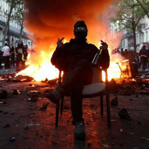 ¿Por qué los franceses se han echado a la calle a destrozar sus ciudades?