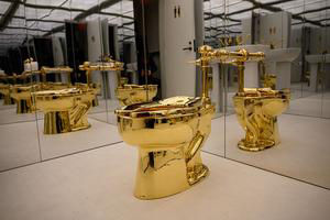 La Brújula del arte: Trump y el inodoro de oro