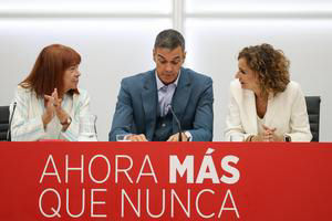 El frente andino de Müller: Los tres tuits de Sánchez que resumen su estrategia política