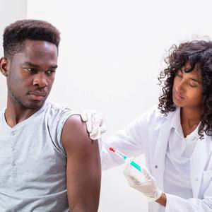 Les effets secondaires des vaccins, la santé des danseuses et celle des arbres