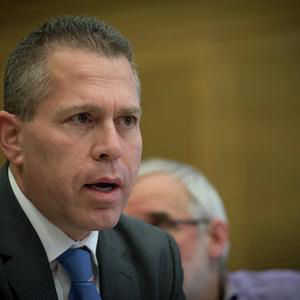 "מסתכל בעצב רב על מה שקרה לליכוד"