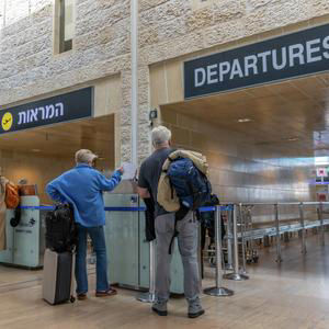 "יש סכנה לביטול 100 אלף כרטיסי טיסה ביולי"