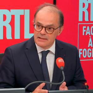 Le gouverneur de la Banque de France juge la proposition de Jean-Luc Mélenchon d'effacer la dette "illégale, dangereuse et inutile"