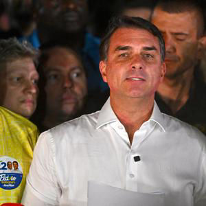 Estados Unidos emitirá visados y acogerá a Flávio Bolsonaro y su familia tras huir de Brasil después de las elecciones y las acusaciones de financiación ilegal de su campaña